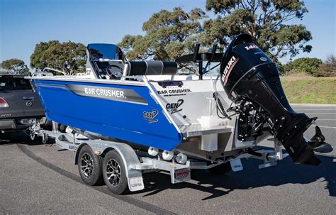 Bar crusher 615 xsr for sale THE ULTIMATE CROSSOVER BOAT Bar Crusher’s 615BR pulls triple duty as the ultimate family boat, fishing boat and sports boat… STYLISH AND FUNCTIONAL A dual-console